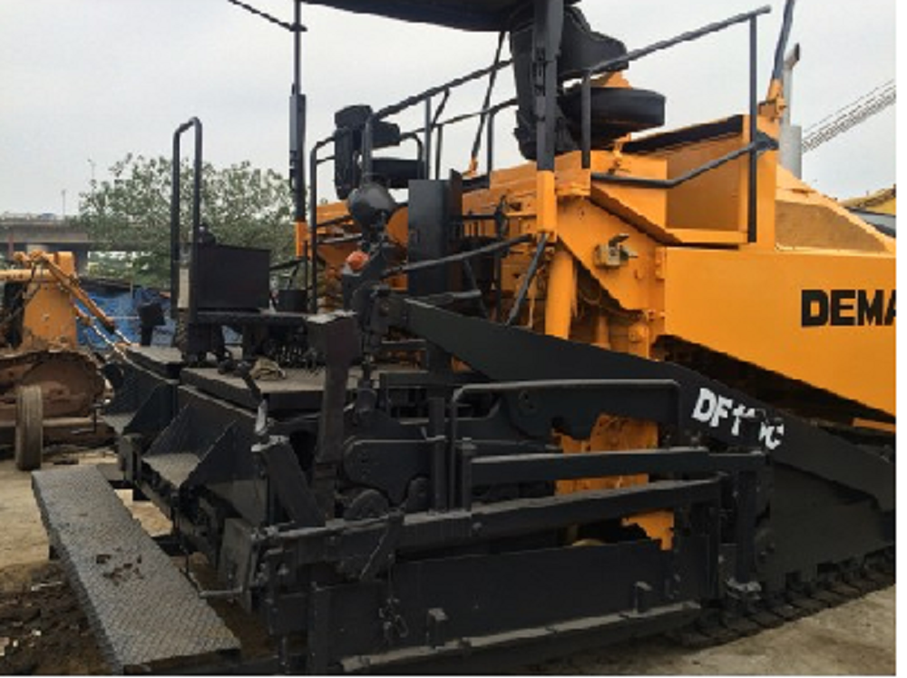 máy rải thảm DEMAG