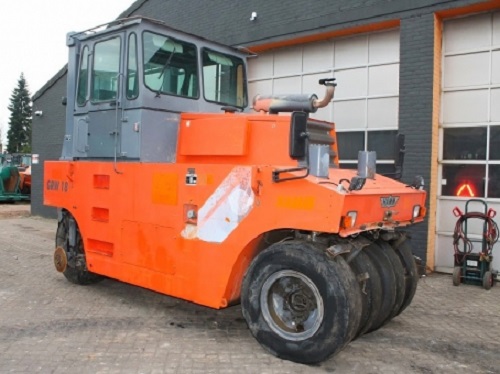 Có nên sử dụng xe lu bánh lốp Hamm GRW 18